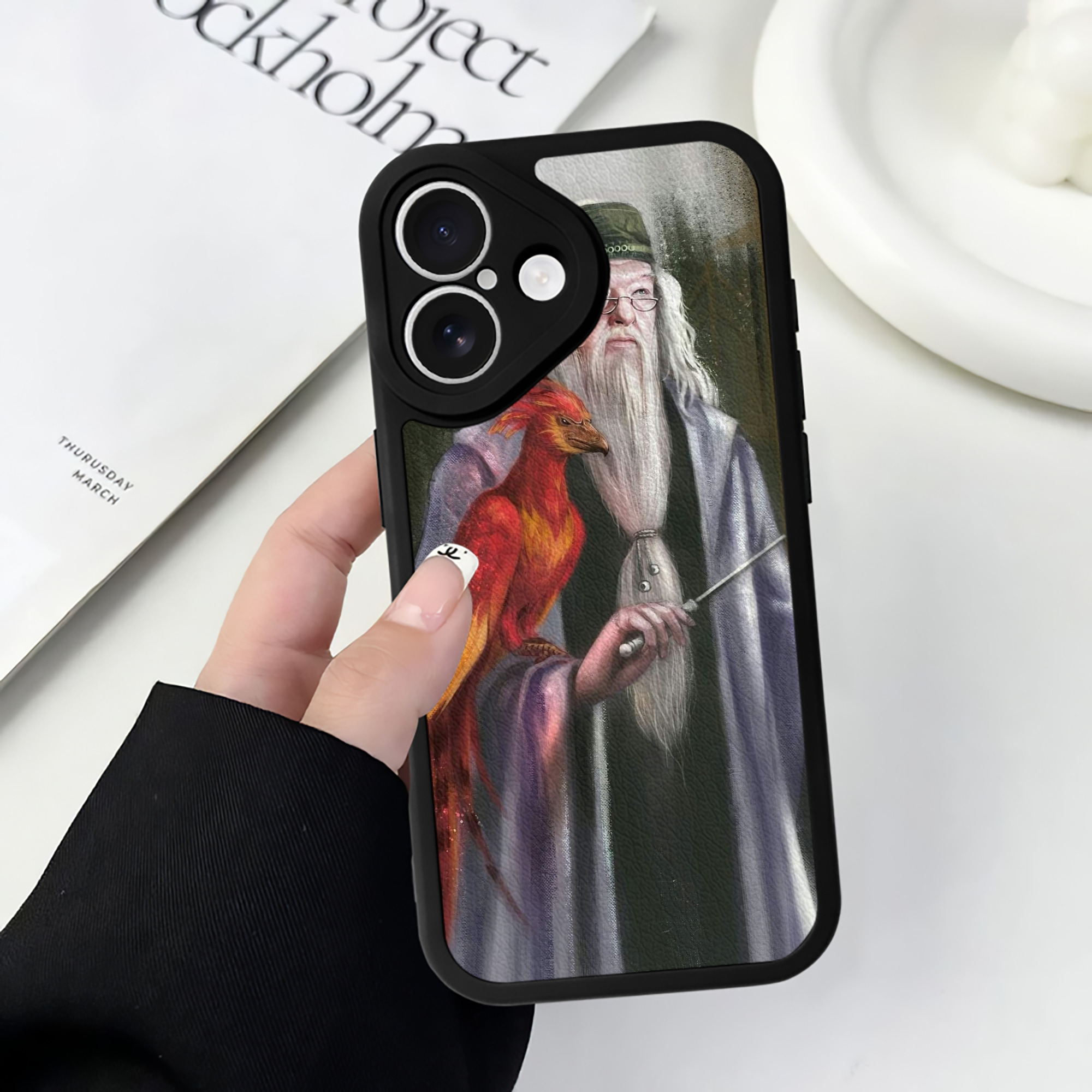 （画像用） Harry Potter ハリー・ポッターシリーズ 【iPhone 16シリーズ対応】シリコンスマホケース（レザー調） 材質：シリコン